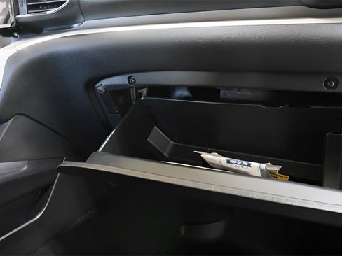 Used 2023 Ford Explorer XLT w/ Equipment Group 202A image 33