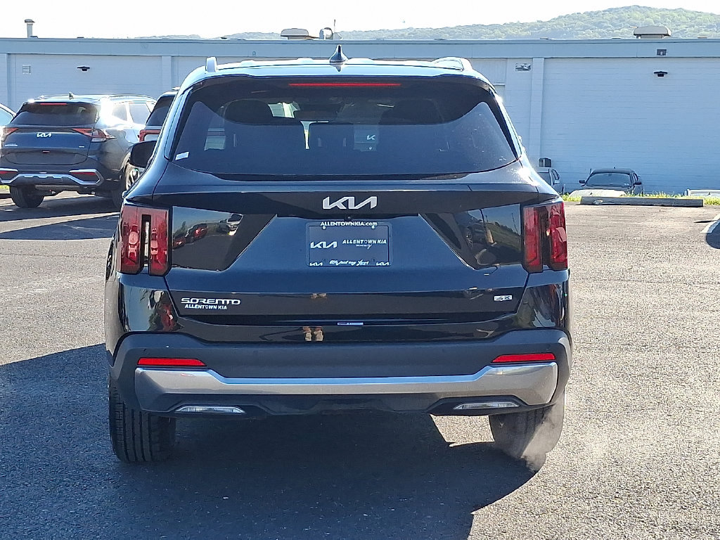 Used 2024 Kia Sorento S AWD/4WD image 5