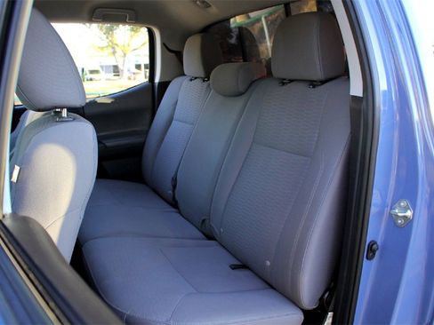 Used 2019 Toyota Tacoma TRD Sport image 28