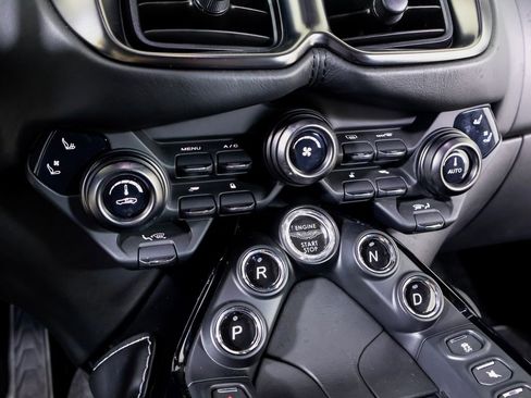 Used 2020 Aston Martin V8 Vantage Coupe RWD image 20