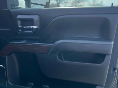 Used 2019 GMC Sierra 3500 Denali w/ Duramax Plus Package image 23