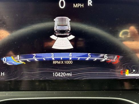 Used 2024 Jeep Grand Cherokee Limited w/ Black Appearance Package image 25