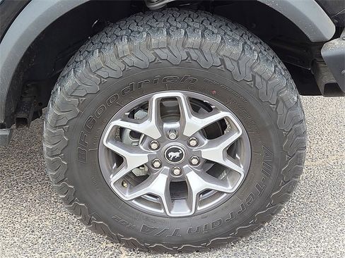Used 2024 Ford Bronco Badlands image 9