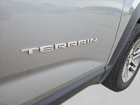 Used 2025 GMC Terrain Elevation AWD/4WD image 12