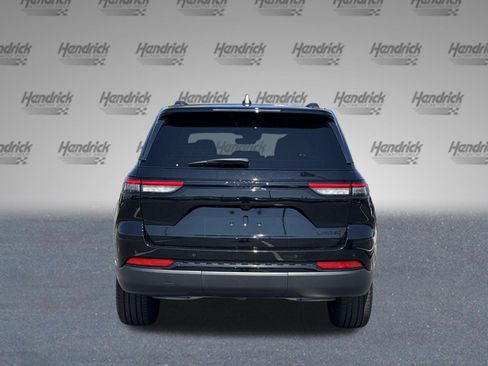 Used 2025 Jeep Grand Cherokee Limited w/ Black Appearance Package RWD image 8