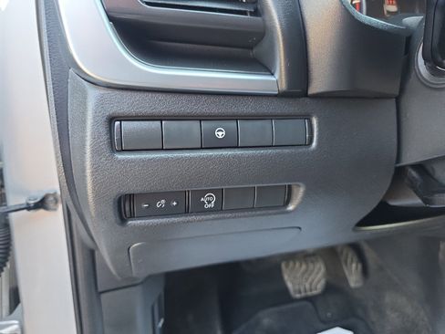 Used 2023 Nissan Rogue SV AWD/4WD image 25