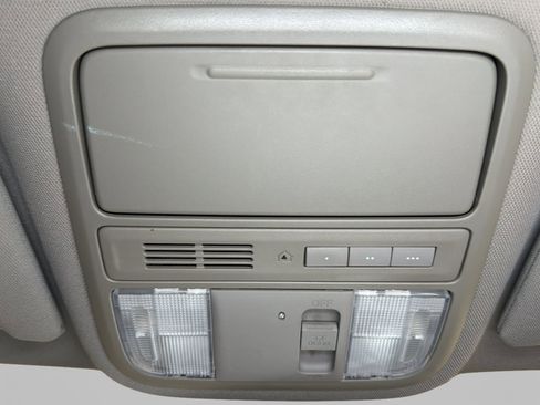 Used 2016 Honda Odyssey SE image 18