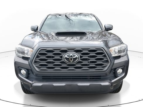 Used 2021 Toyota Tacoma TRD Sport image 2