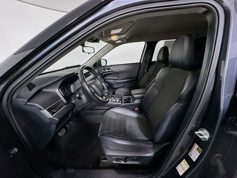 Used 2024 Mitsubishi Outlander SE image 13