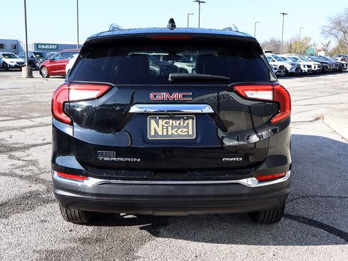 Used 2024 GMC Terrain SLT image 5