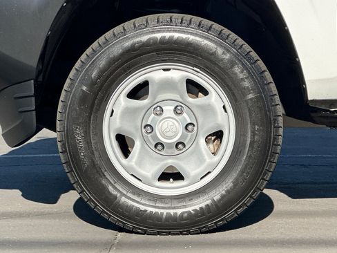 Used 2020 Toyota Tacoma SR RWD image 23