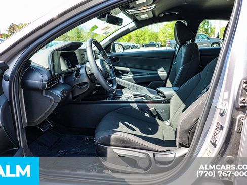 Used 2025 Hyundai Elantra Sport image 18