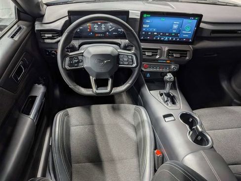 Used 2025 Ford Mustang Coupe RWD image 7