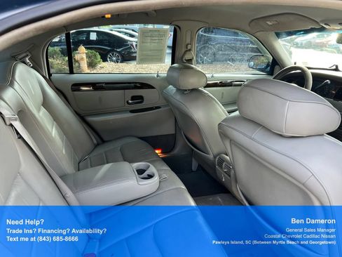 Used 1999 Lincoln Town Car Executive RWD image 14