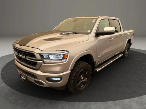 Used 2019 RAM 1500 Laramie w/ Sport Appearance Package AWD/4WD image 12