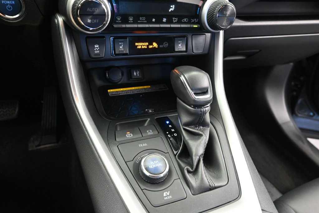 Used 2019 Toyota RAV4 XSE AWD/4WD image 19