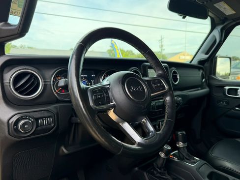 Used 2020 Jeep Wrangler Unlimited Sahara w/ Cold Weather Group AWD/4WD image 10