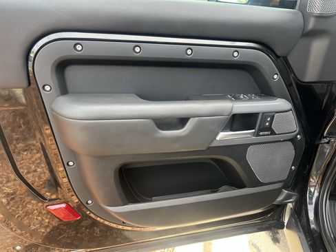 Certified 2023 Land Rover Defender 90 X image 16