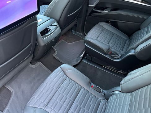 Certified 2025 Cadillac Escalade Sport Platinum image 13