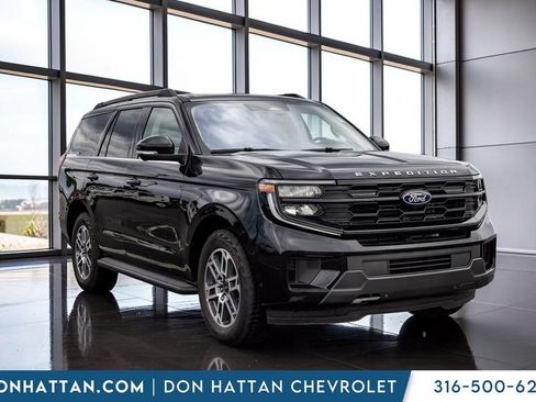 Used 2025 Ford Expedition Active AWD/4WD image 27