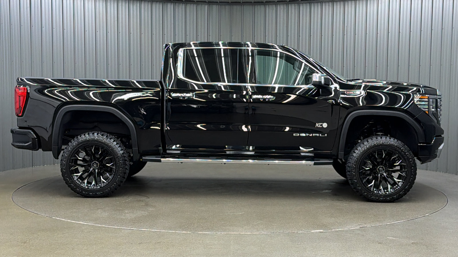 Used 2026 GMC Sierra 1500 Denali AWD/4WD image 6
