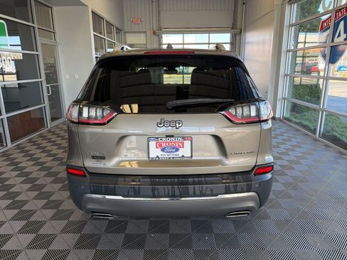 Used 2019 Jeep Cherokee Limited image 5