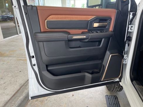 New 2023 RAM 3500 Limited image 34