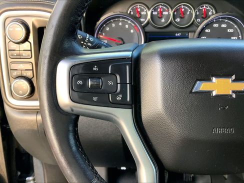 Used 2021 Chevrolet Silverado 1500 LT AWD/4WD image 24