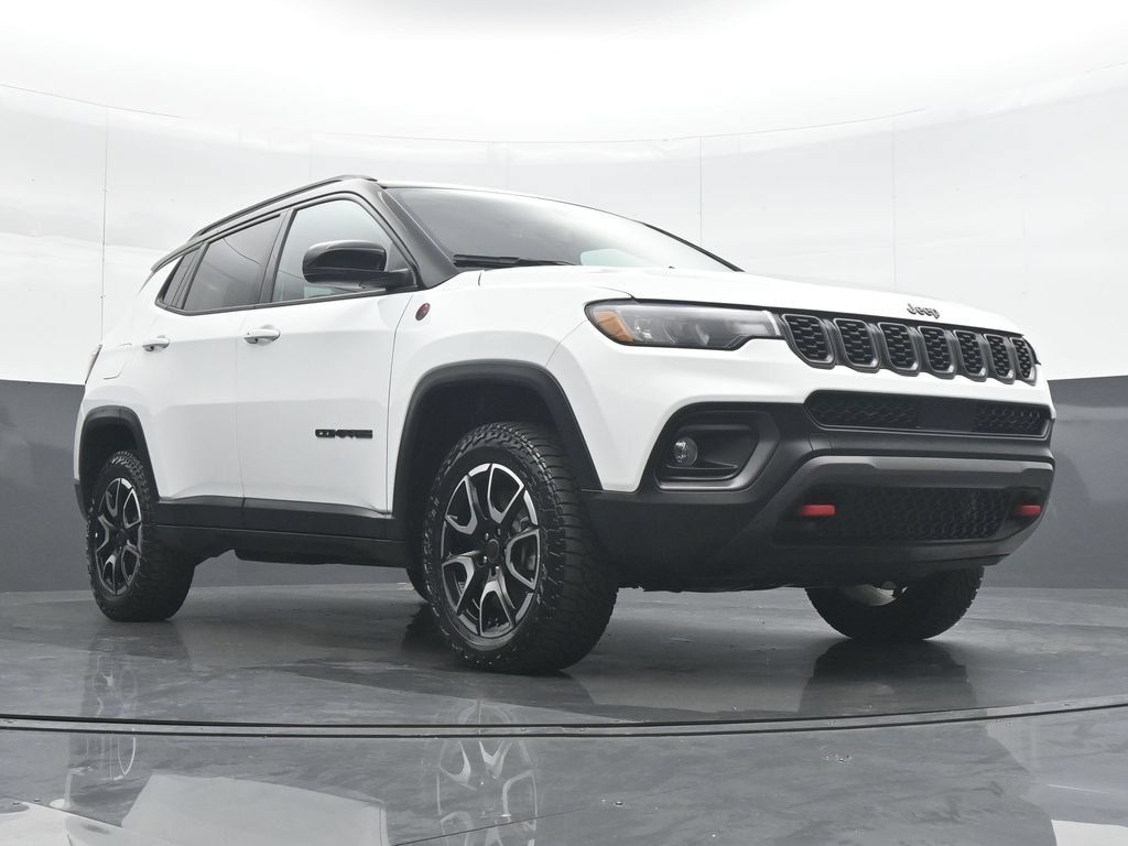 Used 2026 Jeep Compass Trailhawk AWD/4WD image 37