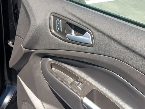 Used 2019 Ford Escape SEL AWD/4WD image 38