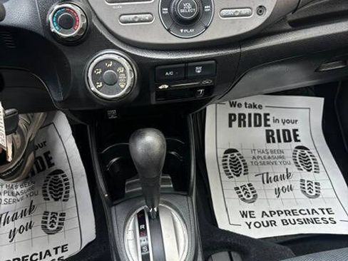 Used 2010 Honda Fit Sport image 6