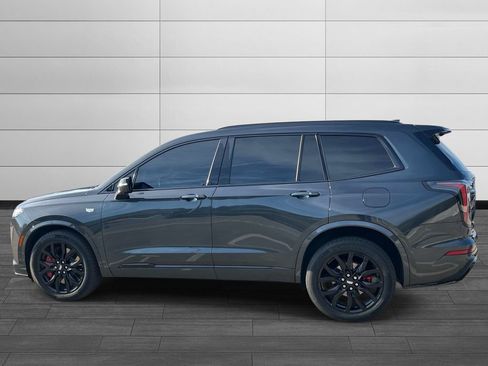Used 2022 Cadillac XT6 Sport w/ Technology Package AWD/4WD image 2