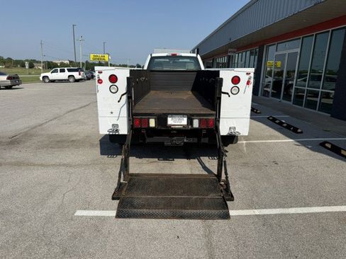 Used 2017 Ford F450 XL w/ Power Equipment Group image 6