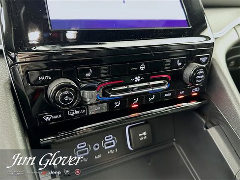 New 2025 Jeep Grand Cherokee Altitude image 40