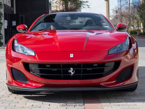 Used 2019 Ferrari Portofino image 16