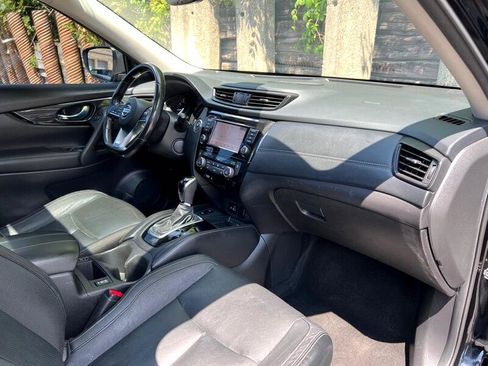 Used 2018 Nissan Rogue SL w/ Premium Package image 20