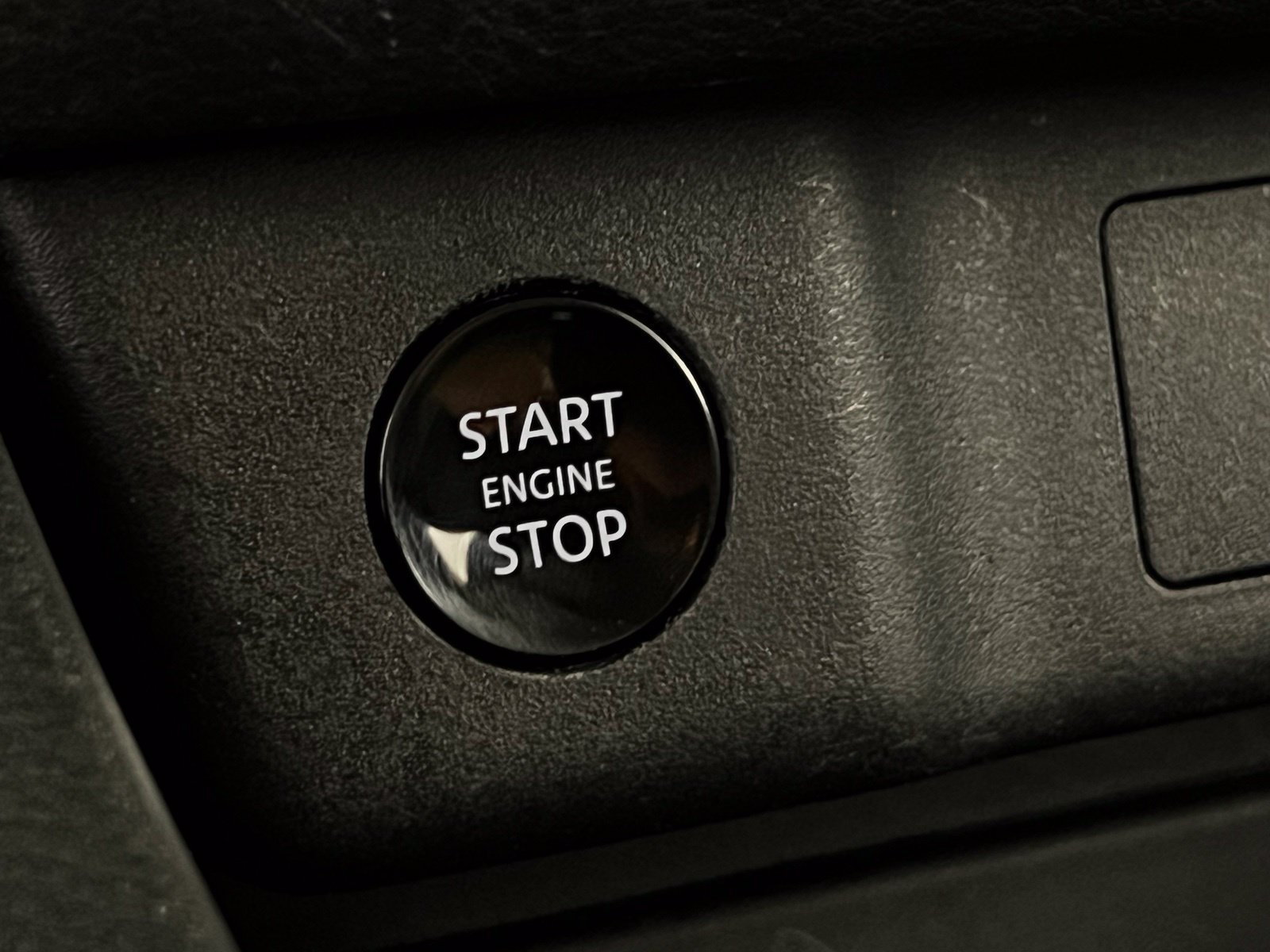 Used 2025 Nissan Rogue SV FWD image 20