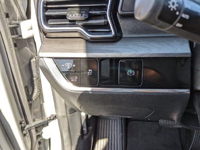 Used 2023 Kia Sportage X-Line w/ X-Line Premium Package AWD/4WD image 32