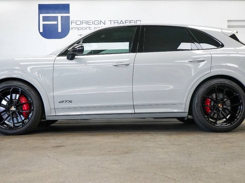 Used 2025 Porsche Cayenne GTS AWD/4WD image 25