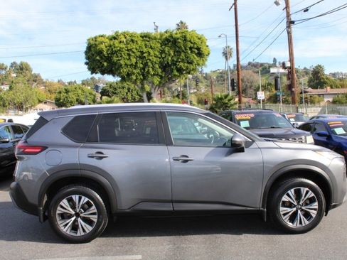 Used 2022 Nissan Rogue SV w/ SV Premium Package image 7