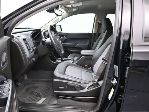 Certified 2021 Chevrolet Colorado Z71 w/ Z71 Midnight Edition image 13