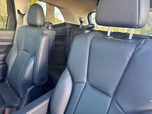 Used 2023 Subaru Ascent Touring image 21