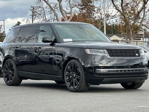 New 2025 Land Rover Range Rover Long Wheelbase SE image 8