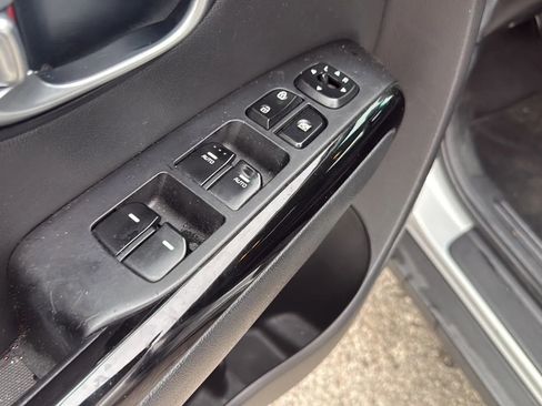 Used 2016 Kia Soul + w/ Audio Package FWD image 13