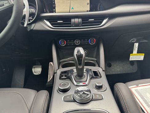 New 2025 Alfa Romeo Stelvio Sprint AWD/4WD image 9