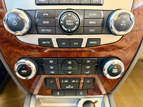 Used 2010 Ford Fusion SEL FWD image 19