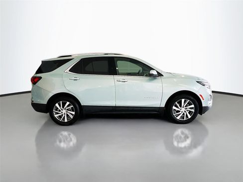 Used 2022 Chevrolet Equinox Premier AWD/4WD image 17