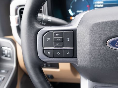Used 2023 Ford F350 Lariat AWD/4WD image 8