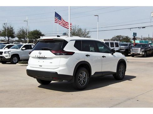 Used 2024 Nissan Rogue S image 6