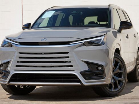 Used 2024 Lexus TX 500h AWD w/ Technology Package image 3